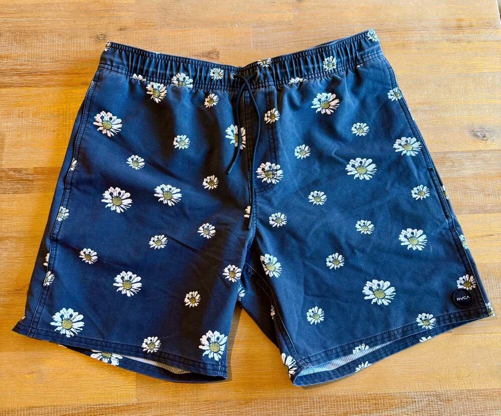 RVCA VA Pigment 17" Black Floral Swim Shorts Boardshorts